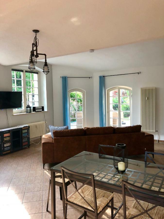 Ferienwohnung Am Wasser Villa Graf Von Pfeil Dresden Eksteriør bilde