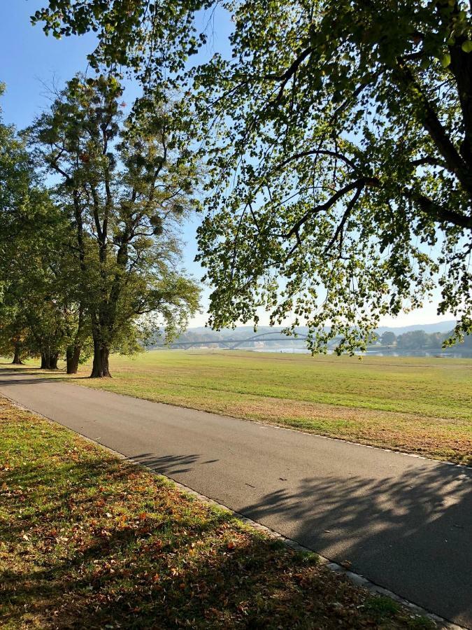 Ferienwohnung Am Wasser Villa Graf Von Pfeil Dresden Eksteriør bilde