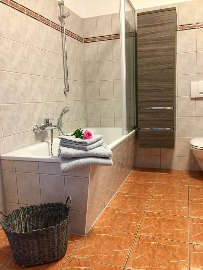 Ferienwohnung Am Wasser Villa Graf Von Pfeil Dresden Eksteriør bilde